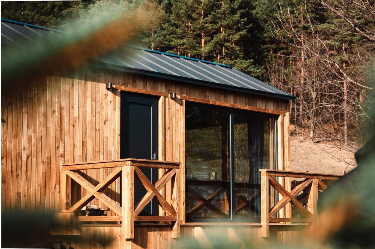 Camping Casuta De Sub Cires Piatra Neamţ